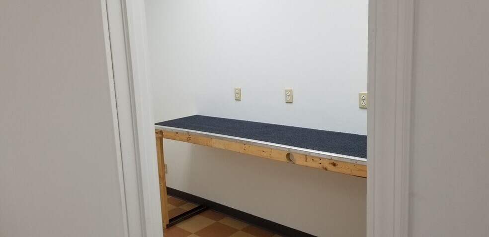 More Photos Of 1-99 Smithfield Blvd, Plattsburgh Unknown For Lease