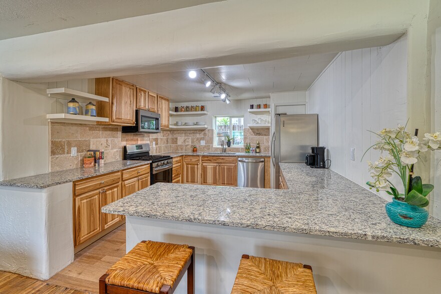 More Photos Of 720-724 School St, Espanola Apartments For Sale