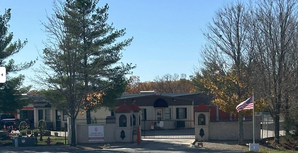 Primary Photo Of 19199 State Highway 413, Branson West Self Storage For Lease