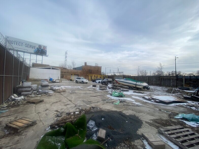 More Photos Of 2616 W Van Buren St, Chicago Warehouse For Lease