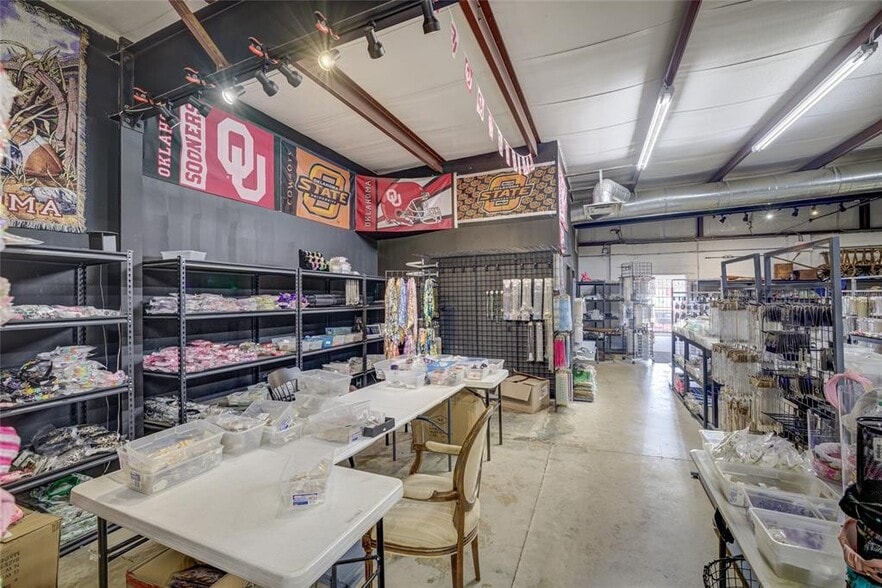 More Photos Of 4625 NW 10th St, Oklahoma City Distribution For Sale