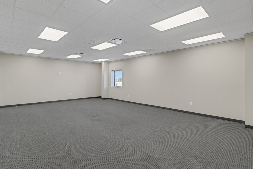 More Photos Of 8110 Parkside Ave, Baytown Warehouse For Sale