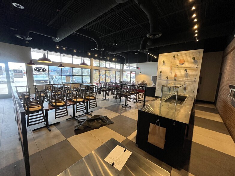 More Photos Of 210 Ed Schmidt Blvd, Hutto Storefront For Lease