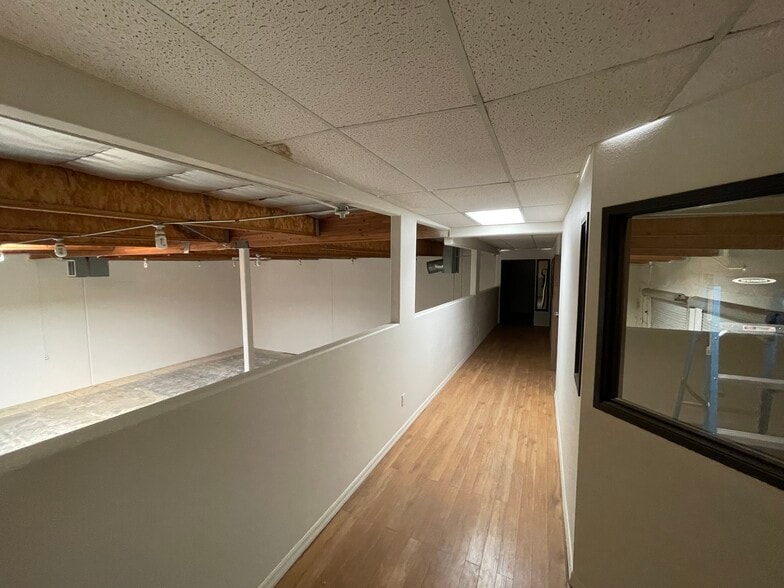 More Photos Of 1976 W Holt Ave, Pomona Warehouse For Lease