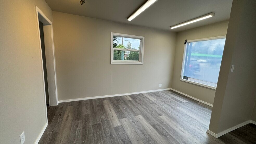 More Photos Of 1758 W 11th Ave, Eugene Freestanding For Lease