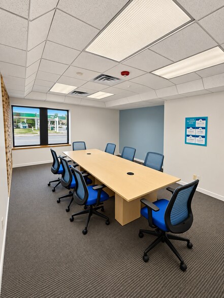 More Photos Of 302-304 Ohio St, Oshkosh Office For Sale