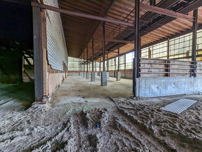 More Photos Of 610 Ross, Danville Manufacturing For Lease