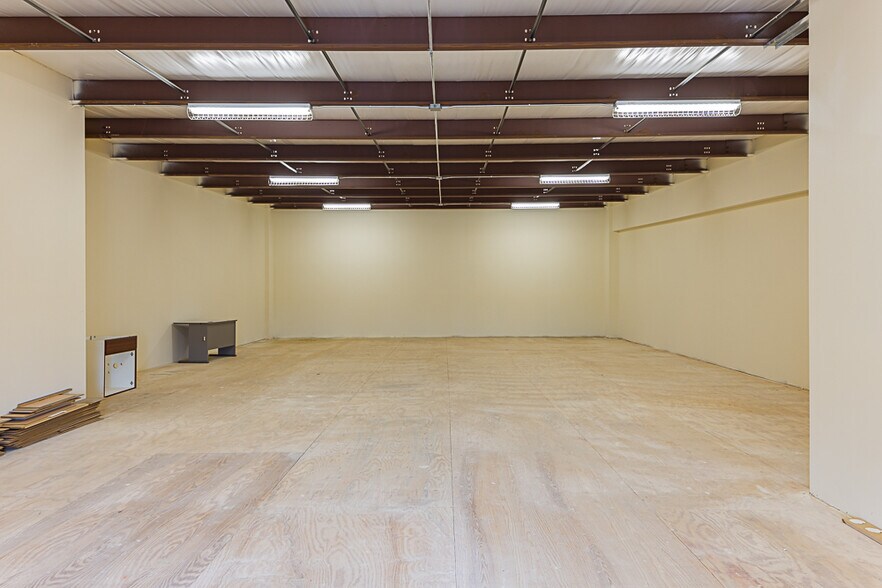 More Photos Of 110 Corporate Dr, Johnson City Office For Sale