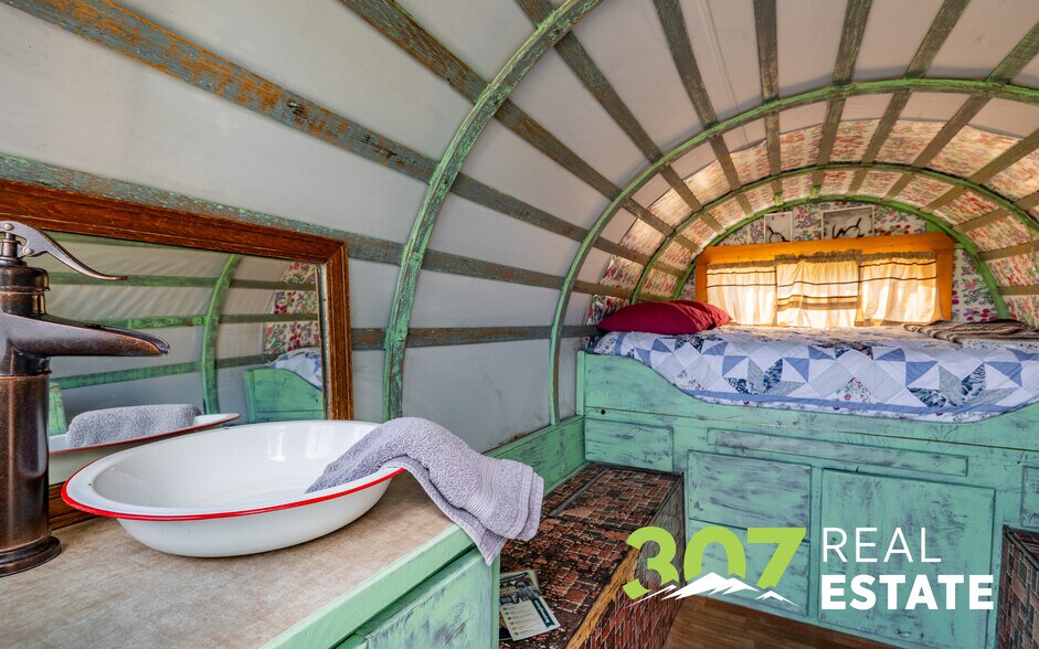 More Photos Of 30 Nielson Trl, Cody Hospitality For Sale