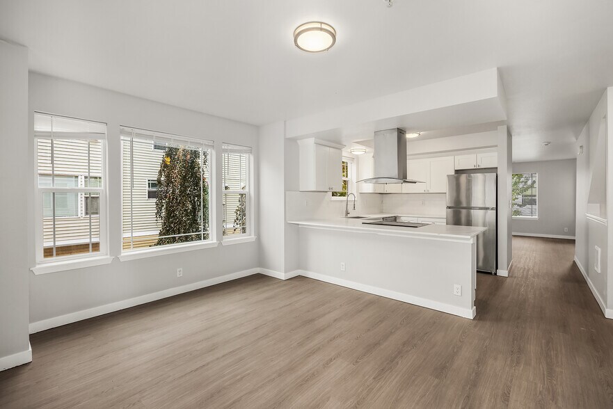 More Photos Of 2901 S 45th St, Tacoma Apartments For Sale