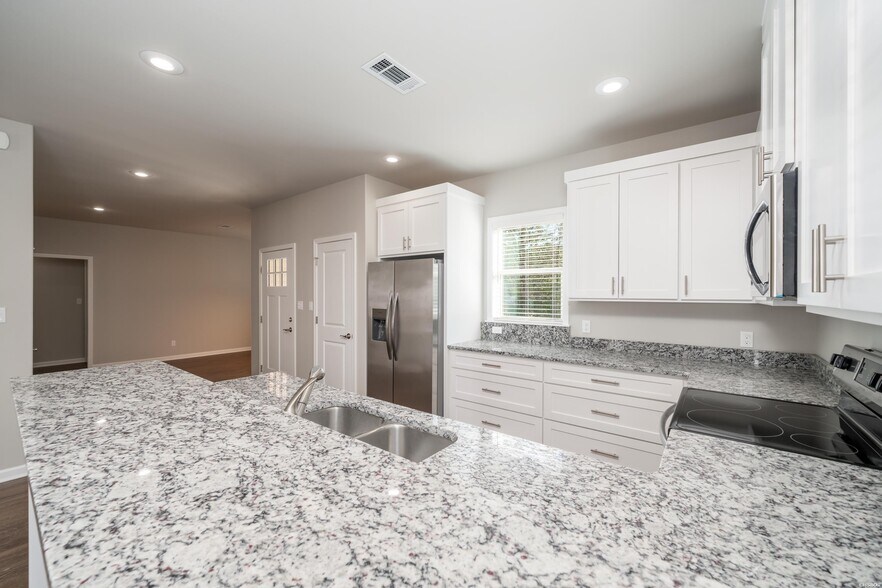 More Photos Of 102 & 106 Cheyenne St, Hot Springs National Park Apartments For Sale