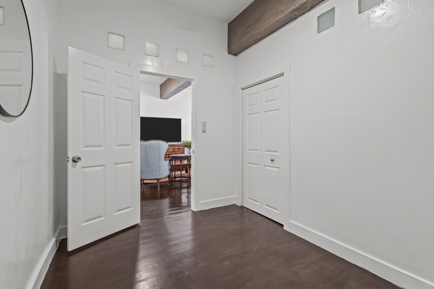 More Photos Of 116 Calverley St, Providence Storefront For Sale