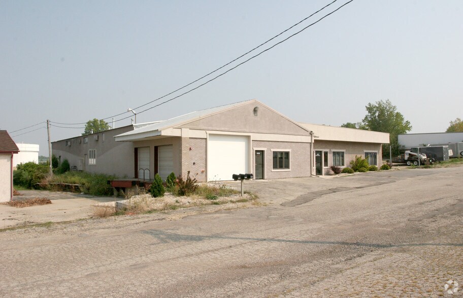 Primary Photo Of 4908-4910 Meinders Rd, McFarland Warehouse For Lease