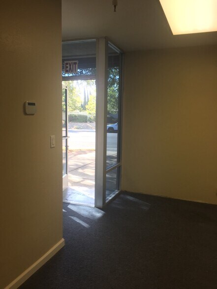 More Photos Of 110 Railroad Ave, Suisun City Flex For Lease