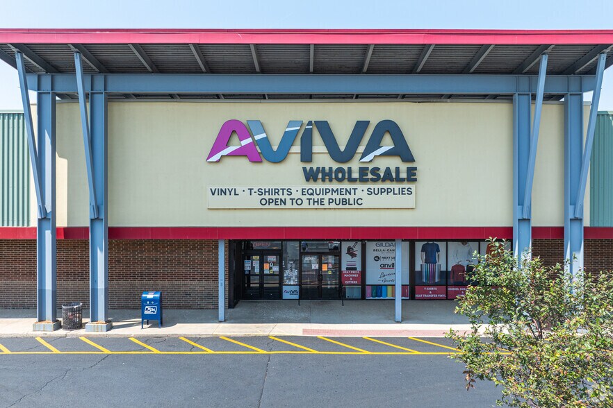 More Photos Of 1422-1424 W 47th St, Chicago General Retail For Lease