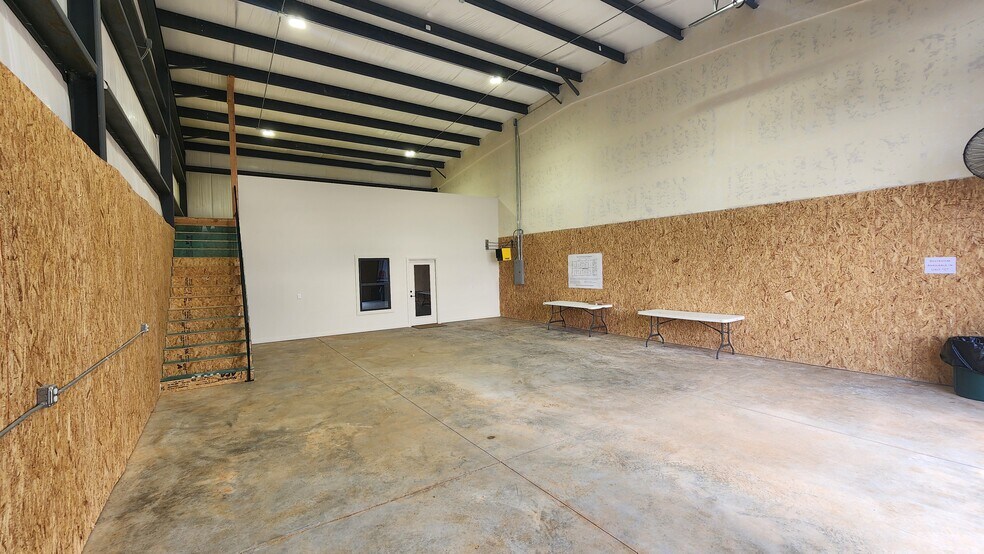 More Photos Of 159 Armstrong Ct, Norman Flex For Sale