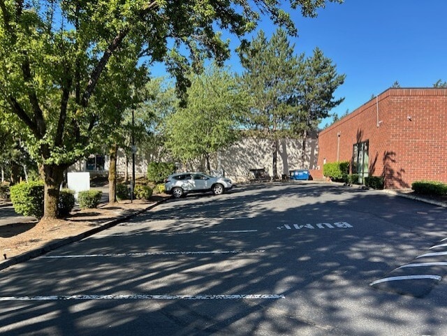 More Photos Of 16000-16118 Boones Ferry Rd, Lake Oswego Restaurant For Sale