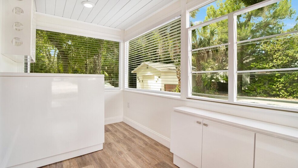 More Photos Of 230 E Marks St, Orlando Office Residential For Lease