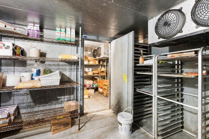 More Photos Of 278-282 Shrewsbury St, Worcester Storefront Retail Residential For Sale