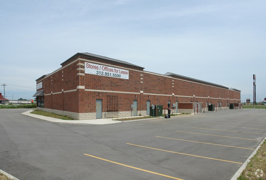 More Photos Of 2970-2998 E 181st St, Hebron Freestanding For Lease