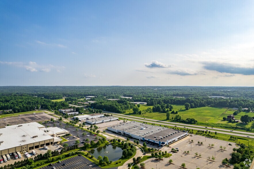 More Photos Of 6770 Southpointe Pky, Brecksville Light Distribution For Lease