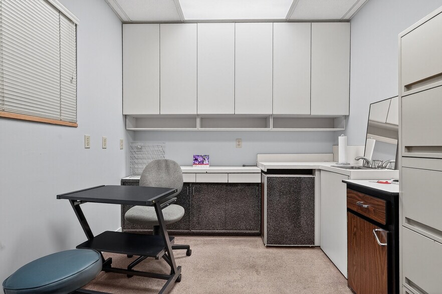 More Photos Of 3039 Kingsway, Vancouver Storefront Retail Office For Sale