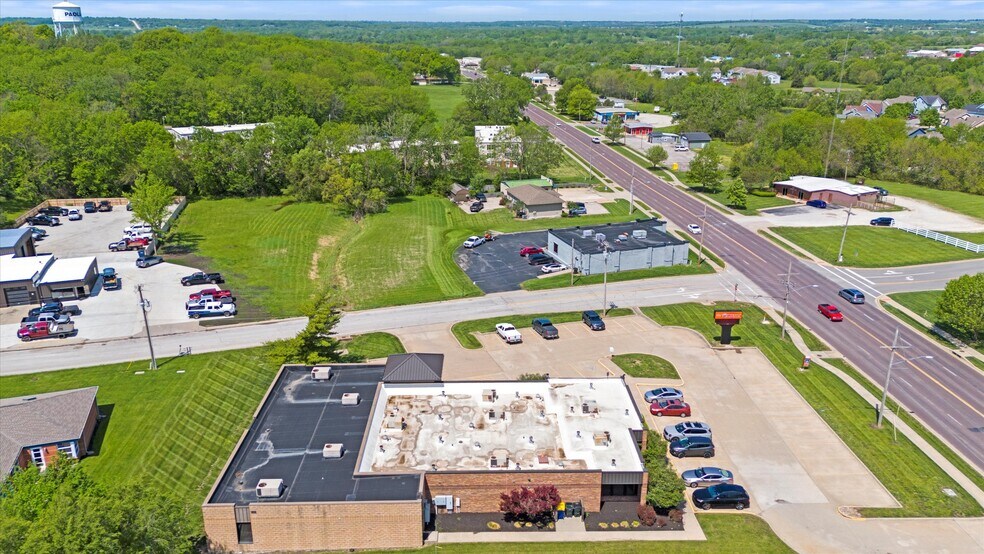More Photos Of 705 Baptiste Dr, Paola Medical For Sale