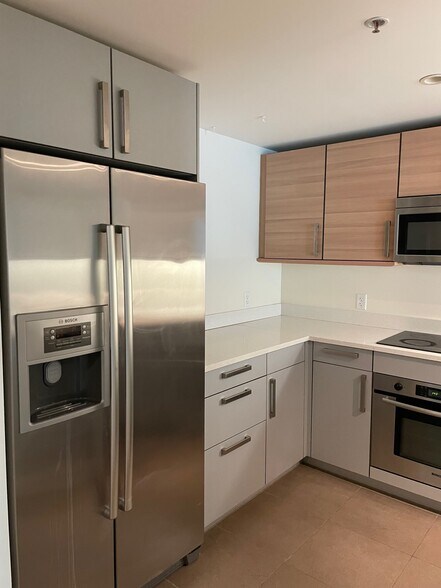More Photos Of 555 4th St, San Francisco Parking Garage For Sale
