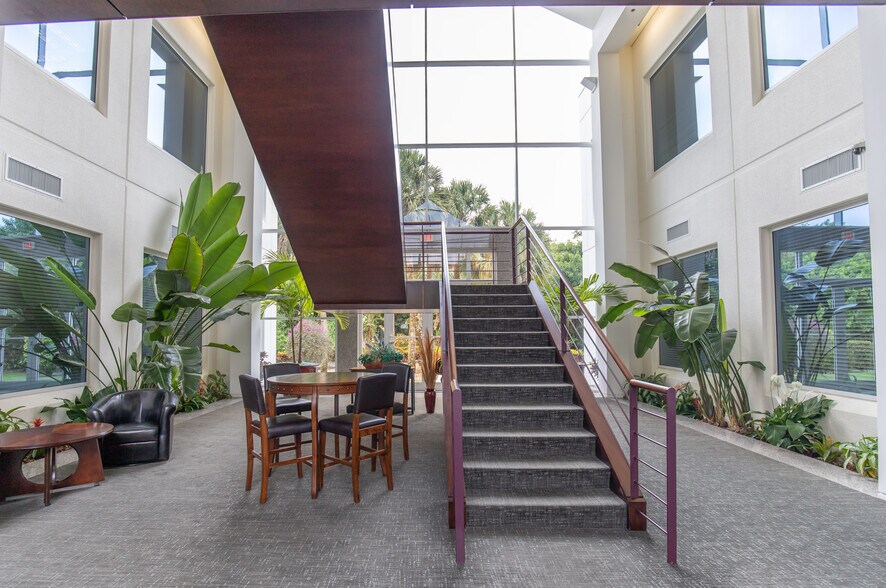 More Photos Of 6400 N Congress Ave, Boca Raton Office For Lease
