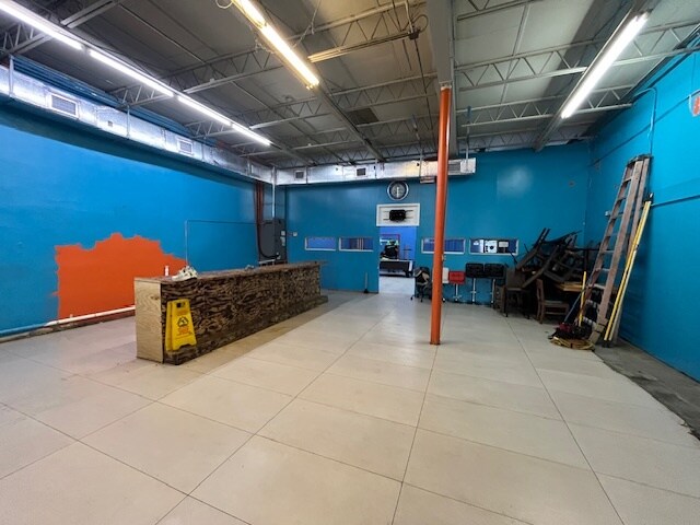 More Photos Of 1110 E 25th St, Hialeah Warehouse For Lease