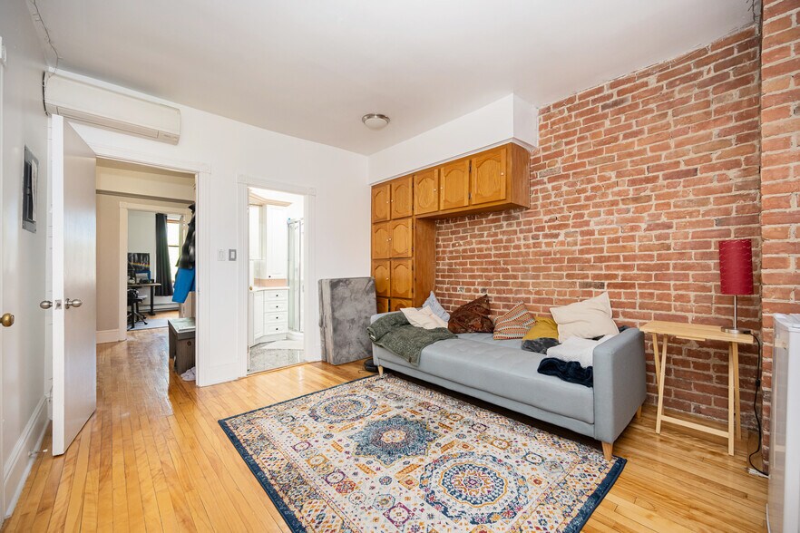 More Photos Of 4320-4324 St Saint-Denis, Montréal Multifamily For Sale