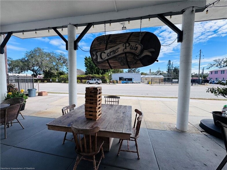 More Photos Of 407 N Ridgewood Dr, Sebring Convenience Store For Sale