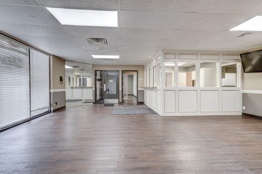 More Photos Of 3100 S Elm Pl, Broken Arrow Medical For Lease