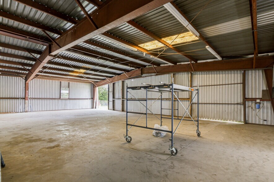 More Photos Of 4107 Port Lavaca Dr, Victoria Showroom For Sale