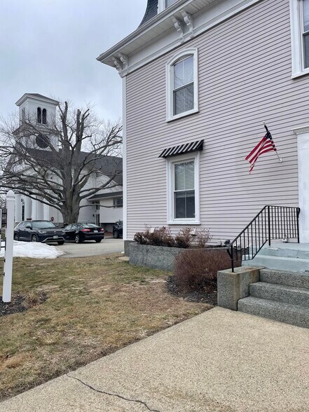 More Photos Of 166 Village St, Medway Office For Lease