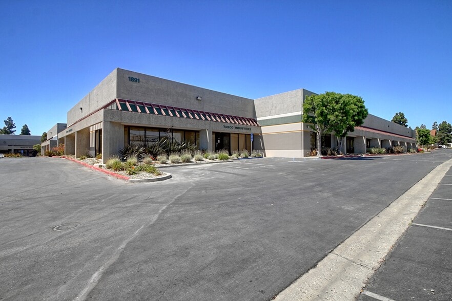 Primary Photo Of 1891 Goodyear Ave, Ventura Manufacturing For Lease