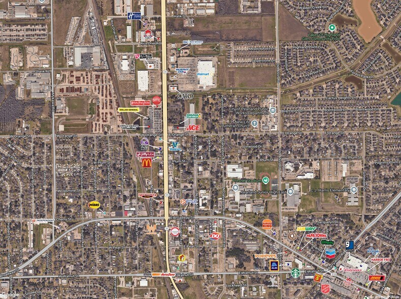 More Photos Of 2002 N Main St, Pearland Restaurant For Lease