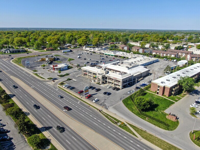 More Photos Of 2101 W Broadway Ave, Columbia General Retail For Lease