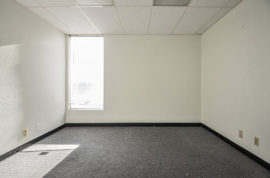 More Photos Of 1800 E Garry Ave, Santa Ana Office For Sale