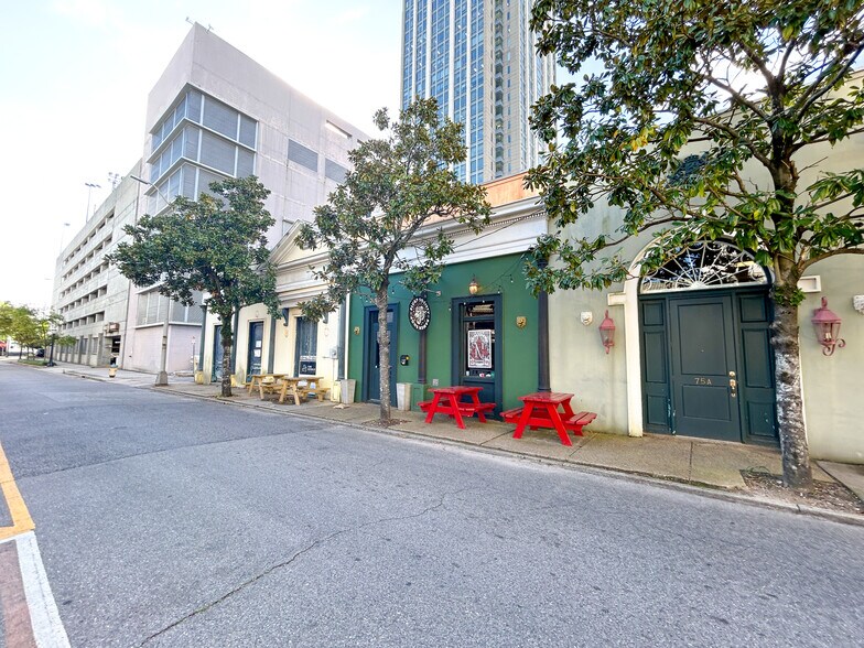 More Photos Of 69 St Michael St, Mobile Restaurant For Lease