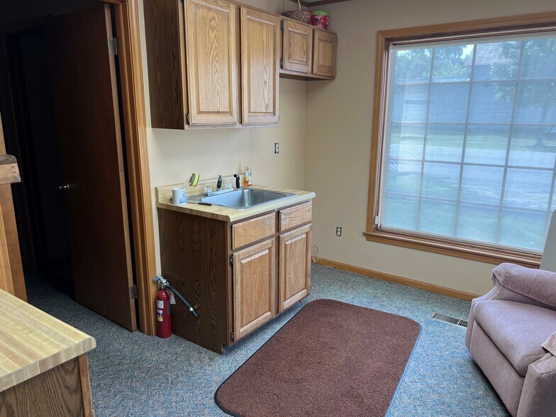 More Photos Of 2543 S Sherman Rd, Applegate Medical For Sale