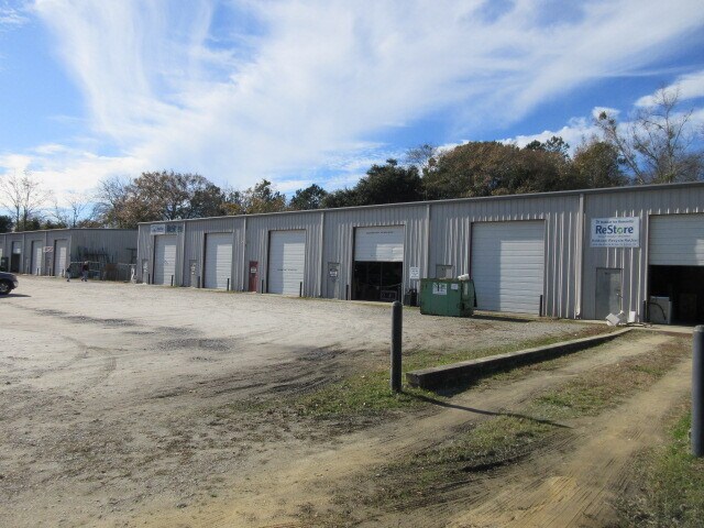 Primary Photo Of 30 Bridge Ct, Sumter Flex For Lease