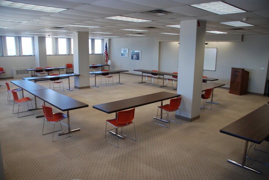 More Photos Of 907 S Detroit Ave, Tulsa Office For Sale