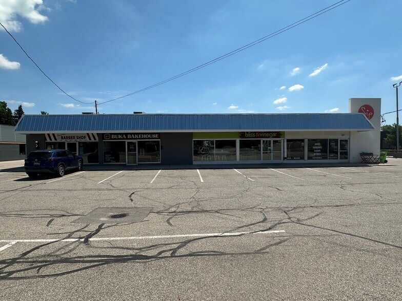 Primary Photo Of 880-888 Forest Hill Ave SE, Grand Rapids Freestanding For Lease