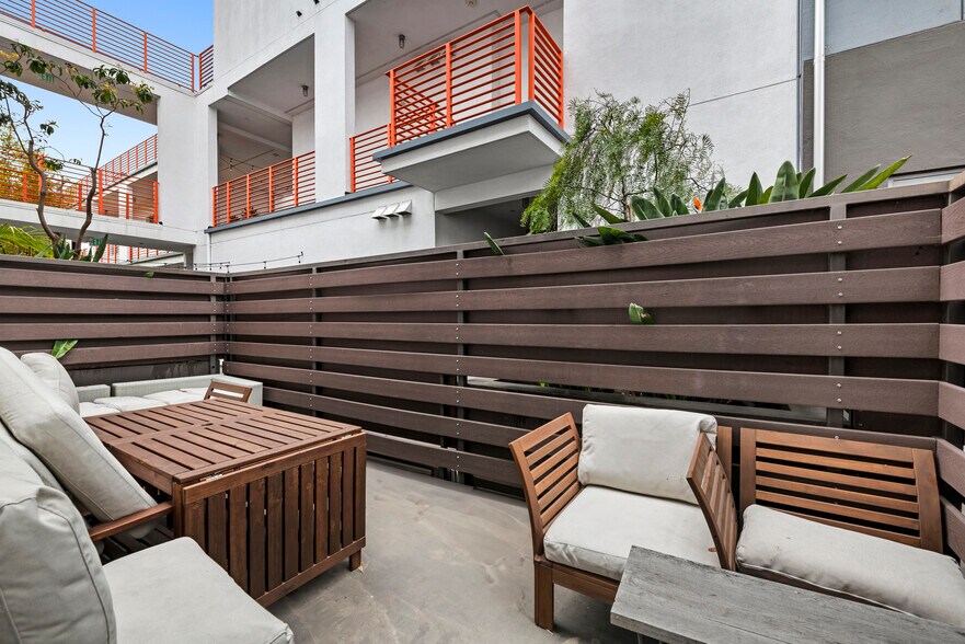 More Photos Of 212 Marine St, Santa Monica Loft Creative Space For Sale