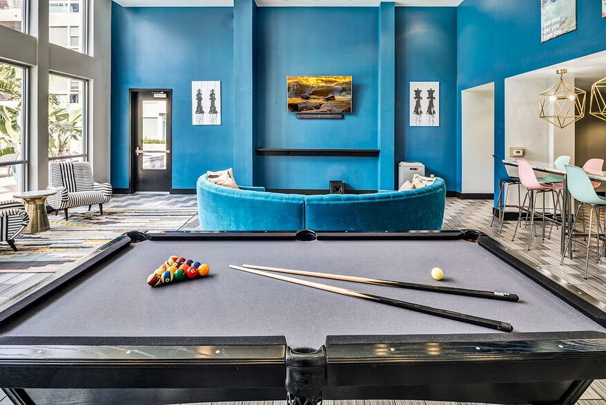 More Photos Of 6399 Christie Ave, Emeryville Apartments For Lease