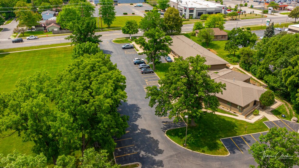 More Photos Of 402 W Boughton Rd, Bolingbrook Medical For Lease