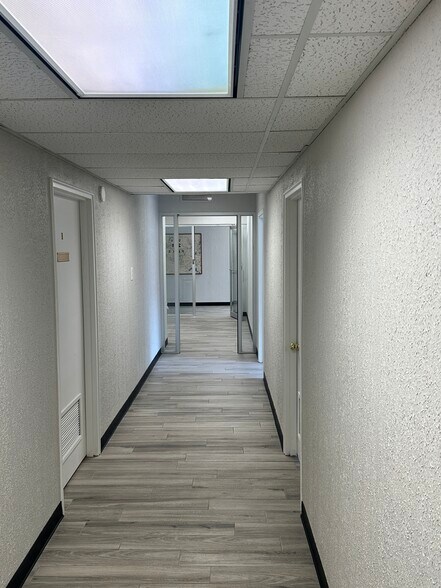 More Photos Of 500 W Ohio Ave, Midland Office For Sale