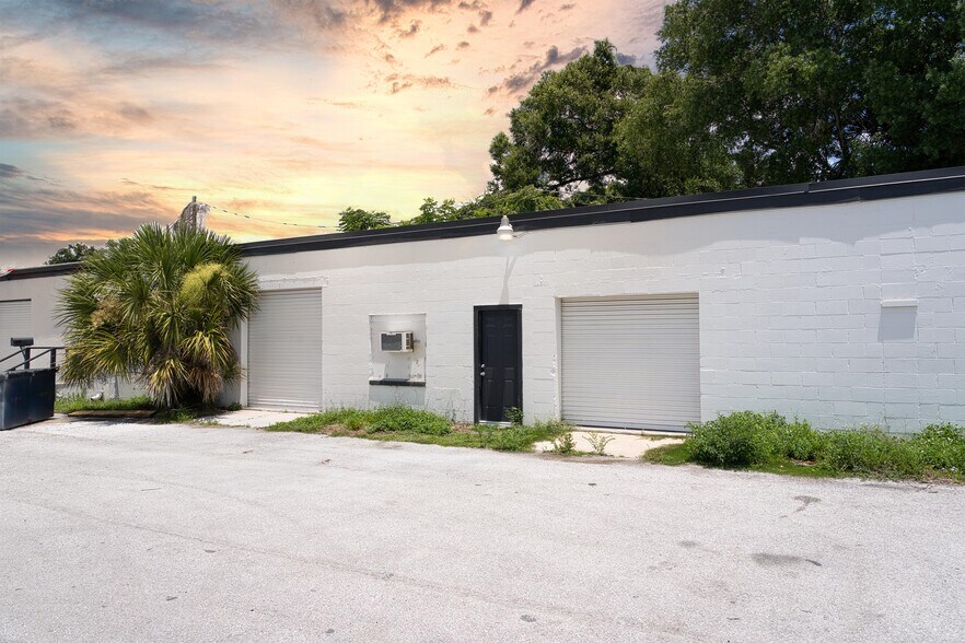 More Photos Of 2539-2545 Coolidge Ave, Orlando Warehouse For Lease
