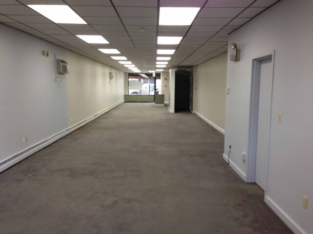 More Photos Of 21 Main St, Plymouth Storefront Retail Office For Lease